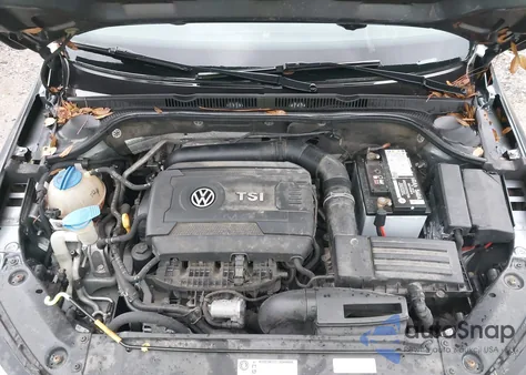 2016 Volkswagen Jetta 1.8T Sport z USA, uszkodzony, nr VIN 3VWD17AJ0GM367838